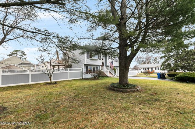 42 York Avenue, Port Monmouth, NJ 07758