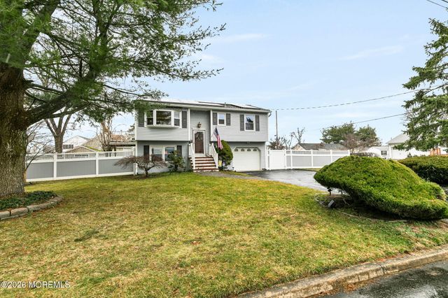 42 York Avenue, Port Monmouth, NJ 07758