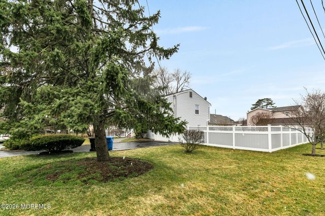 42 York Avenue, Port Monmouth, NJ 07758