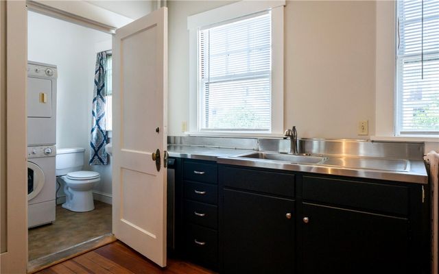 446 Broadway B, Newport, RI 02840