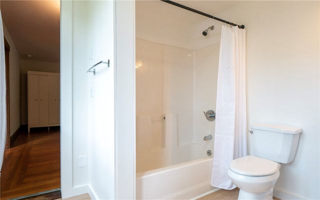 446 Broadway B, Newport, RI 02840