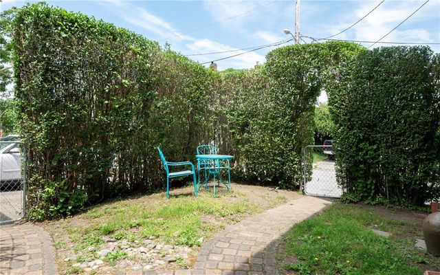 446 Broadway B, Newport, RI 02840