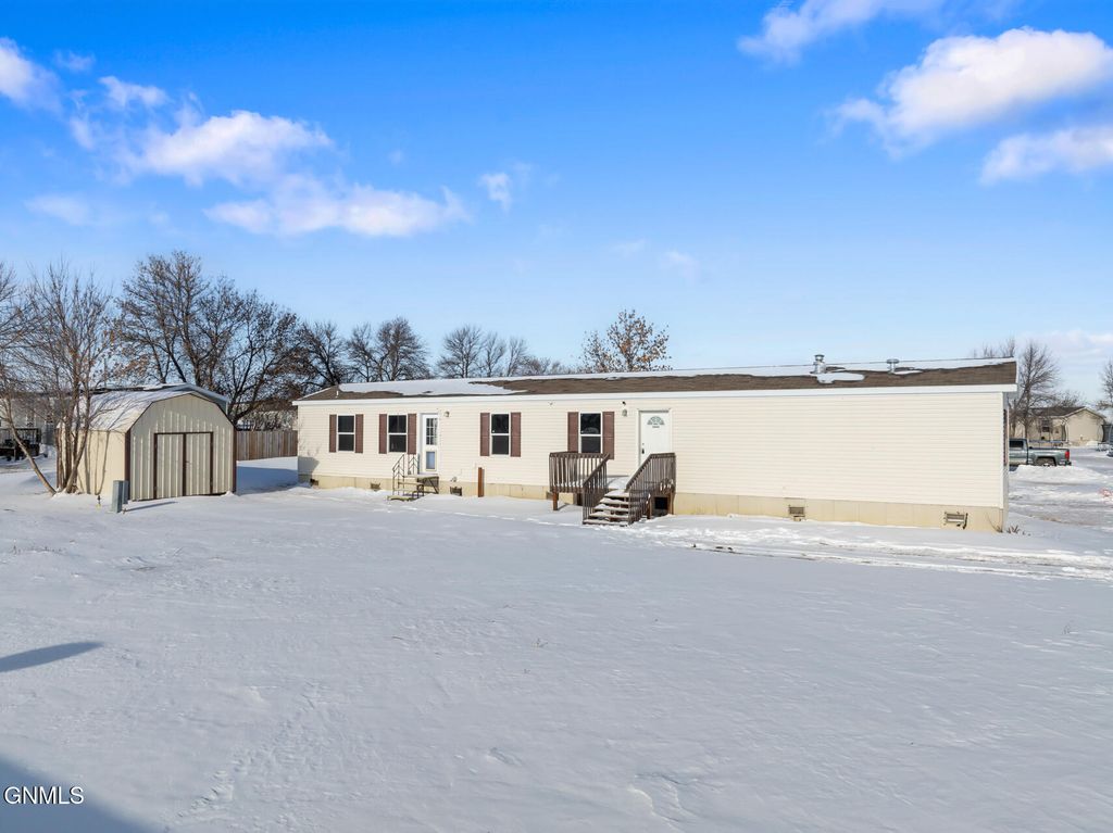 3617 20th Avenue W, Williston, ND 58801 photo 2