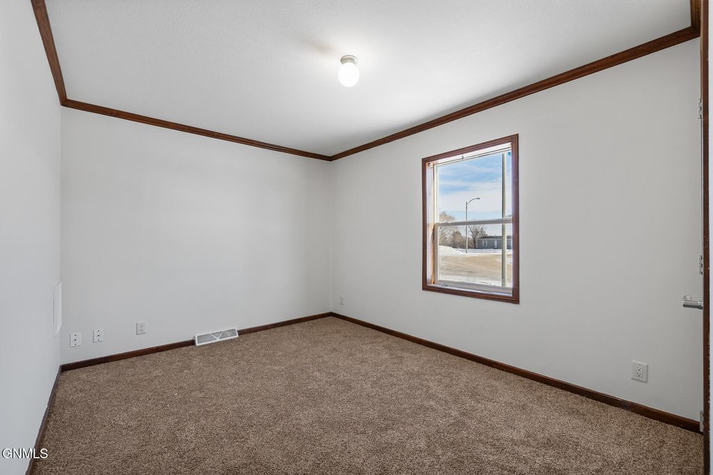 3617 20th Avenue W, Williston, ND 58801 photo 25