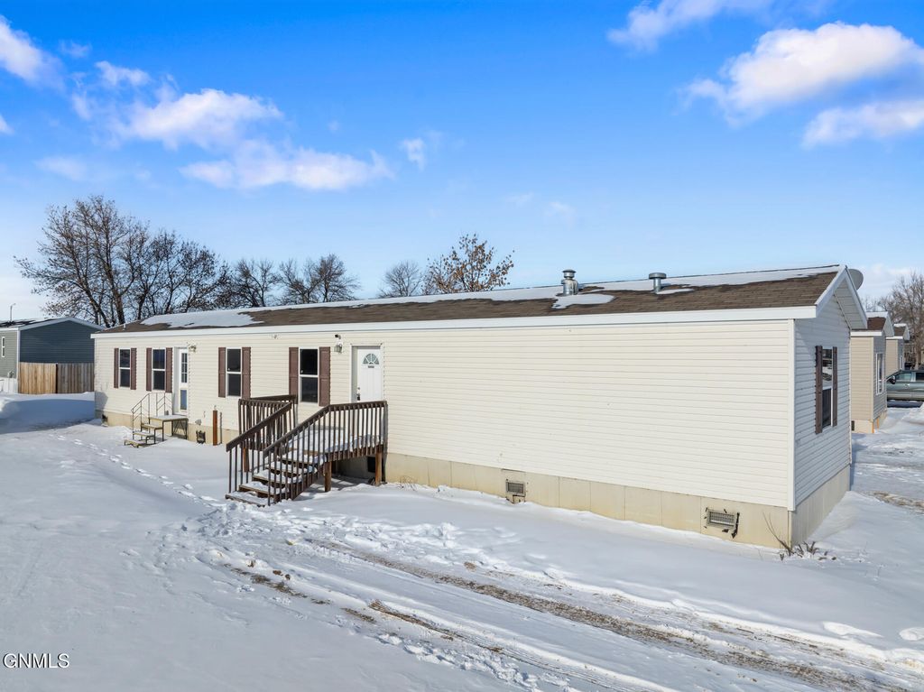 3617 20th Avenue W, Williston, ND 58801 photo 3