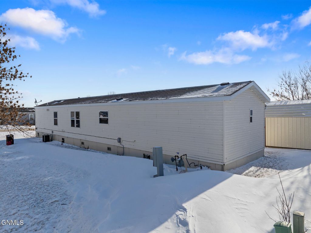 3617 20th Avenue W, Williston, ND 58801 photo 6