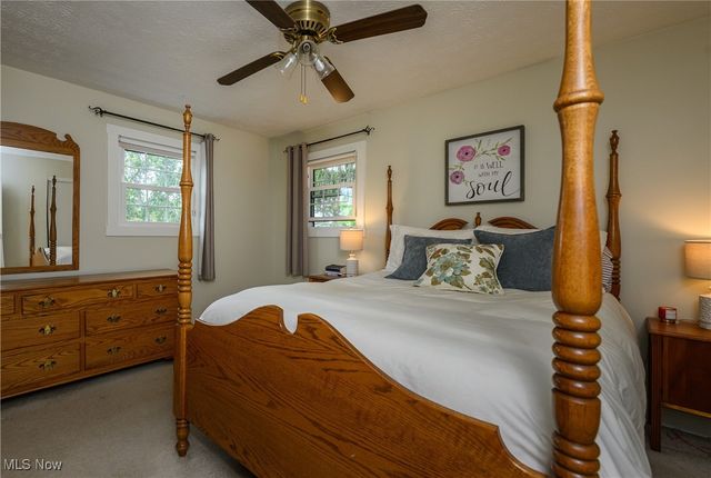 10299 Hunting Hills Avenue NE, Hartville, OH 44632