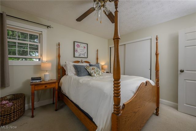 10299 Hunting Hills Avenue NE, Hartville, OH 44632