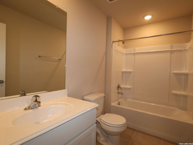 17510 Buffalo Grass Lane, Elmendorf, TX 78112