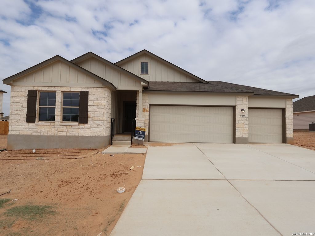 17510 Buffalo Grass Lane, Elmendorf, TX 78112