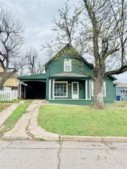 114 N Elm Street, Guthrie, OK 73044