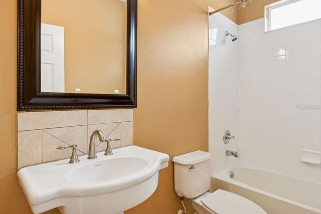 902 HERON POINT CIRCLE, Deland, FL 32724