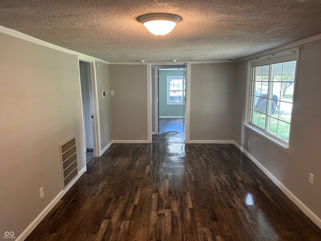 569 Parker Street, Whiteland, IN 46184