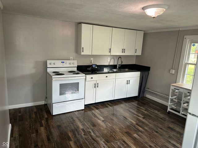 569 Parker Street, Whiteland, IN 46184