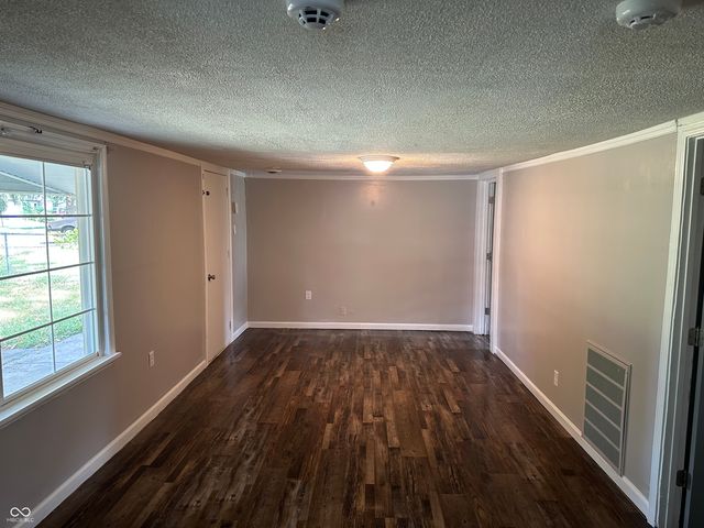 569 Parker Street, Whiteland, IN 46184