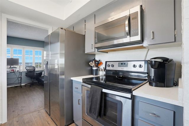 8950 PARK BOULEVARD 510, Seminole, FL 33777