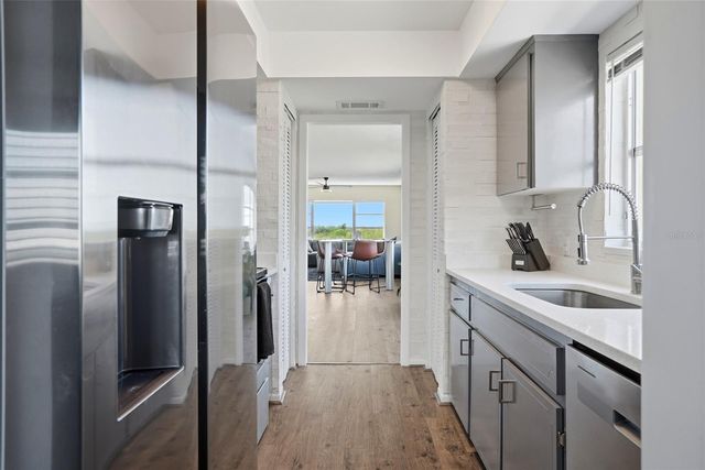 8950 PARK BOULEVARD 510, Seminole, FL 33777