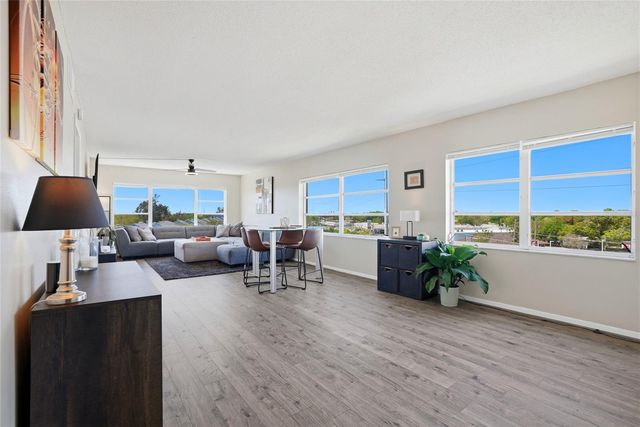 8950 PARK BOULEVARD 510, Seminole, FL 33777