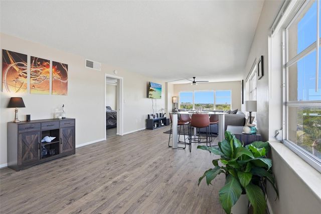 8950 PARK BOULEVARD 510, Seminole, FL 33777