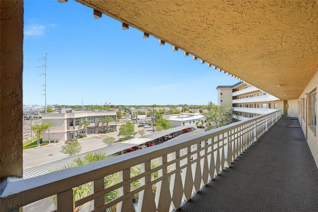 8950 PARK BOULEVARD 510, Seminole, FL 33777