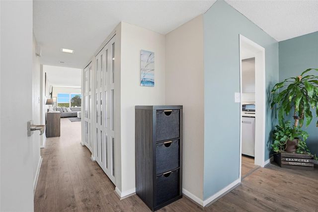 8950 PARK BOULEVARD 510, Seminole, FL 33777