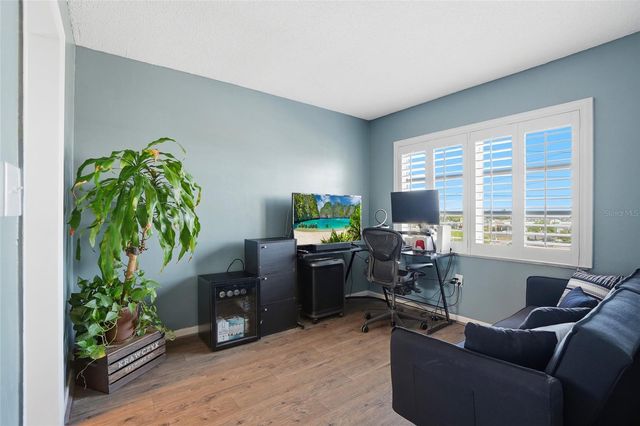 8950 PARK BOULEVARD 510, Seminole, FL 33777