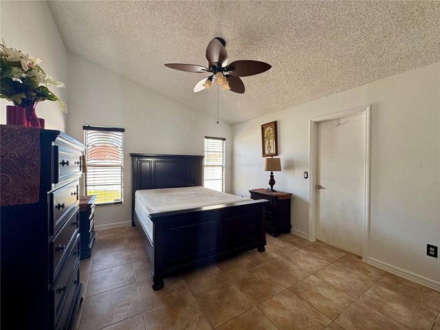 2904 NIPAWIN COURT, Orlando, FL 32837