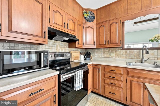 302 WILLIAM ST, Downingtown, PA 19335