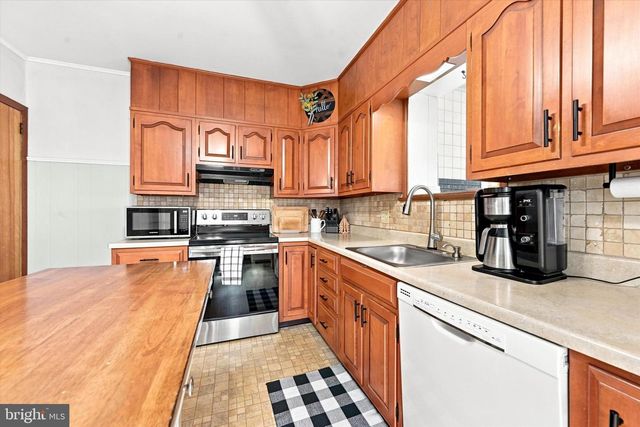302 WILLIAM ST, Downingtown, PA 19335