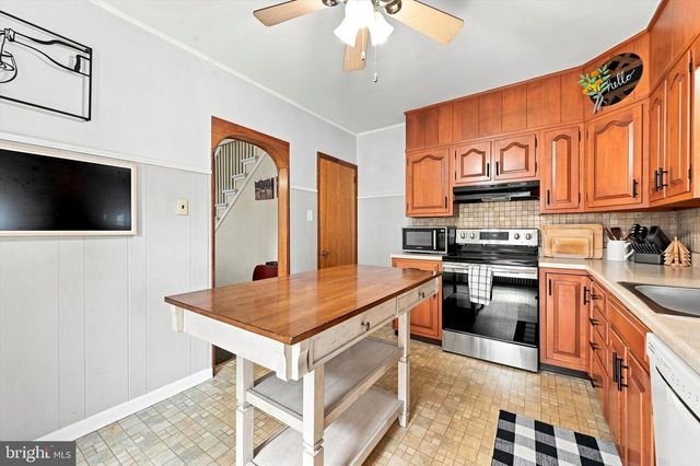 302 WILLIAM ST, Downingtown, PA 19335