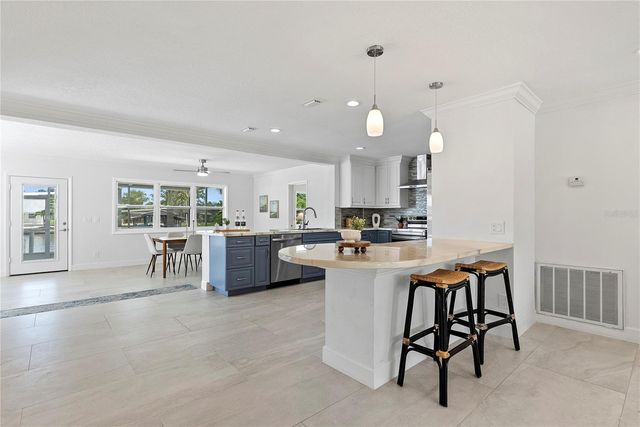 805 LEISEY CIRCLE, Ruskin, FL 33570