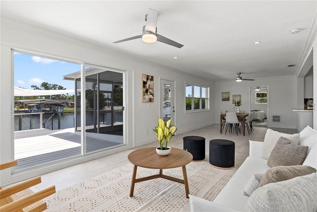 805 LEISEY CIRCLE, Ruskin, FL 33570