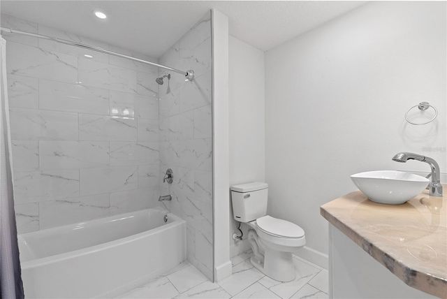 805 LEISEY CIRCLE, Ruskin, FL 33570