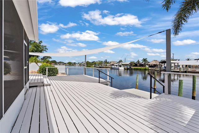 805 LEISEY CIRCLE, Ruskin, FL 33570