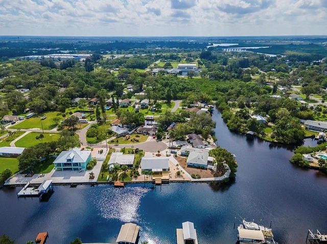 805 LEISEY CIRCLE, Ruskin, FL 33570