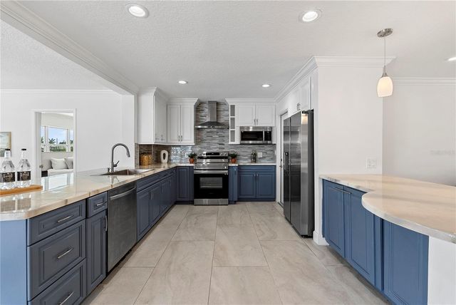 805 LEISEY CIRCLE, Ruskin, FL 33570