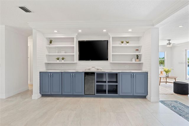 805 LEISEY CIRCLE, Ruskin, FL 33570