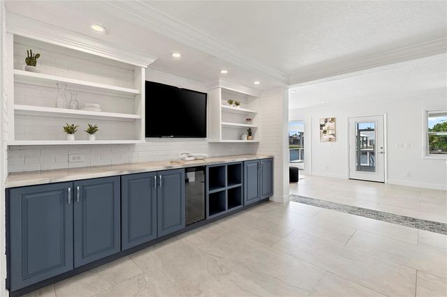 805 LEISEY CIRCLE, Ruskin, FL 33570