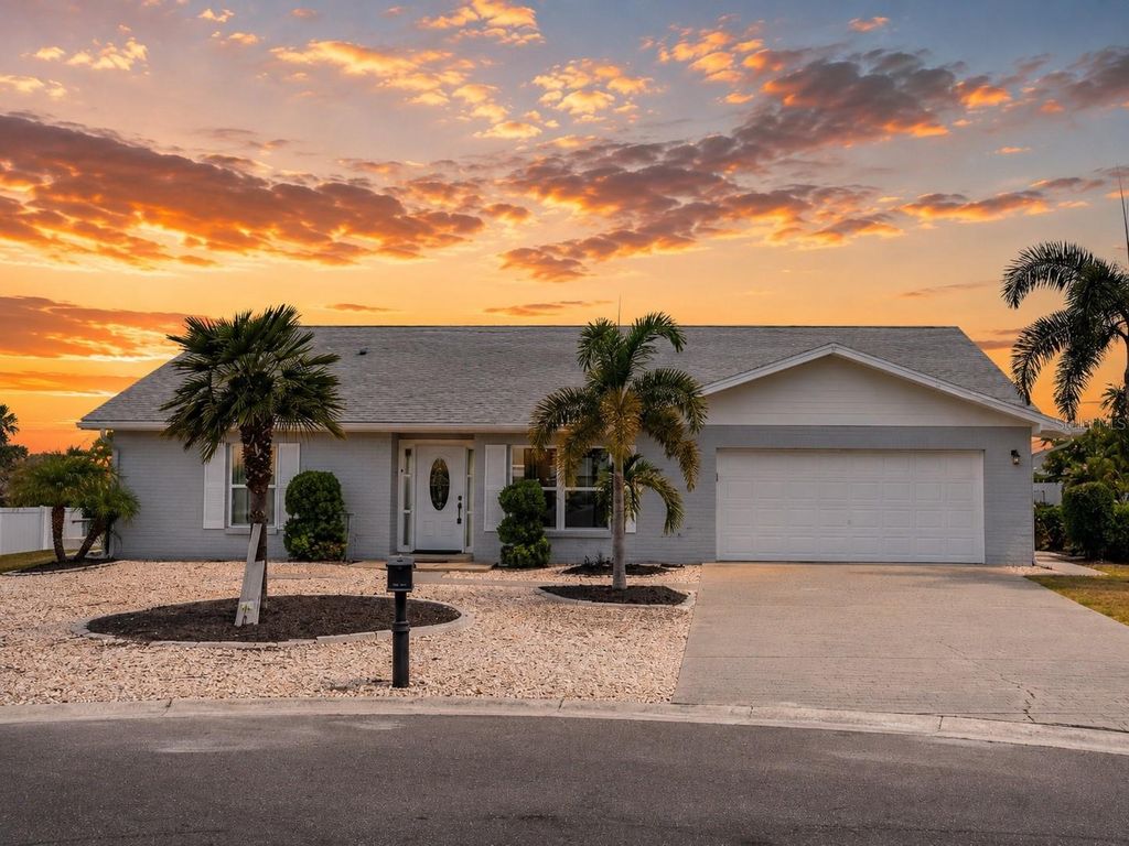 805 LEISEY CIRCLE, Ruskin, FL 33570