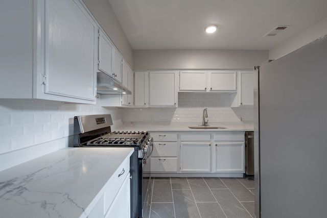 4859 SOUTHERN AVE, Memphis, TN 38117