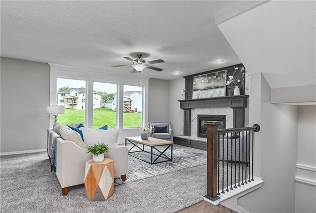 6000 Apache Drive, Shawnee, KS 66226