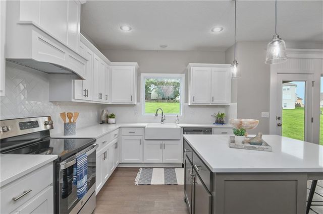 6000 Apache Drive, Shawnee, KS 66226