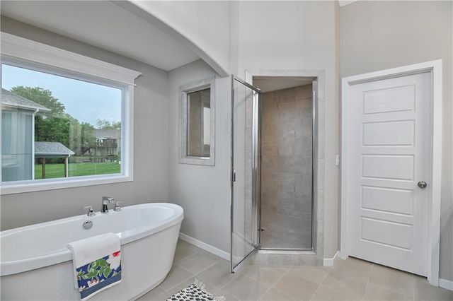 6000 Apache Drive, Shawnee, KS 66226