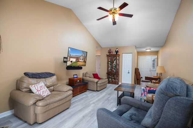 104 Medinah Court, Frankfort, KY 40601