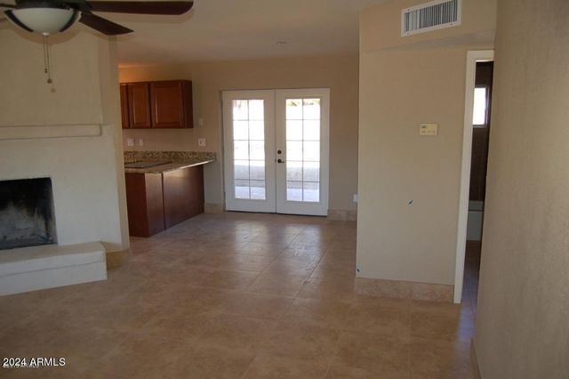 2640 E CAPTAIN DREYFUS Avenue, Phoenix, AZ 85032