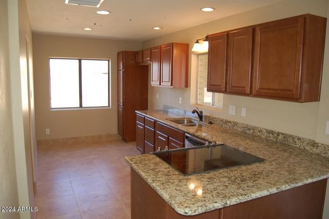 2640 E CAPTAIN DREYFUS Avenue, Phoenix, AZ 85032