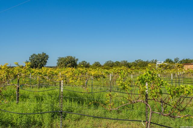 10207 E US Highway 290, Fredericksburg, TX 78624