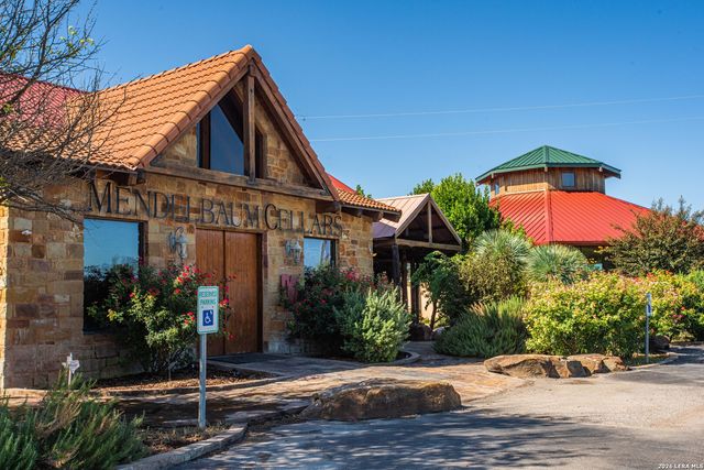 10207 E US Highway 290, Fredericksburg, TX 78624