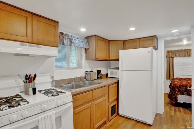 10207 E US Highway 290, Fredericksburg, TX 78624