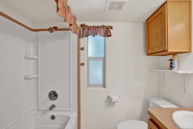 10207 E US Highway 290, Fredericksburg, TX 78624